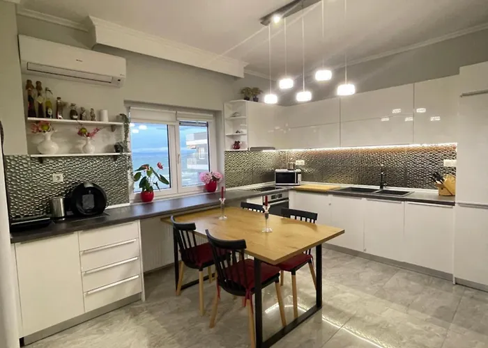 House Thalassa Peraía